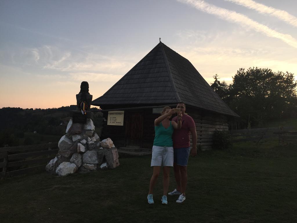 Pensiunea Alexolar Matisesti Bagian luar foto